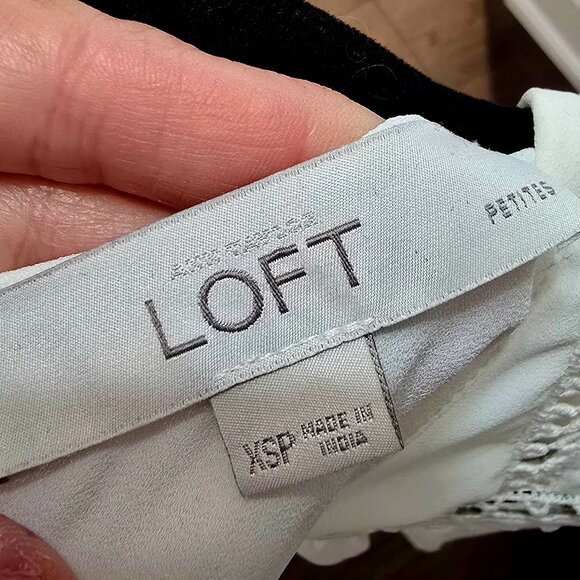 LOFT BLOUSE - Picture 3 of 3